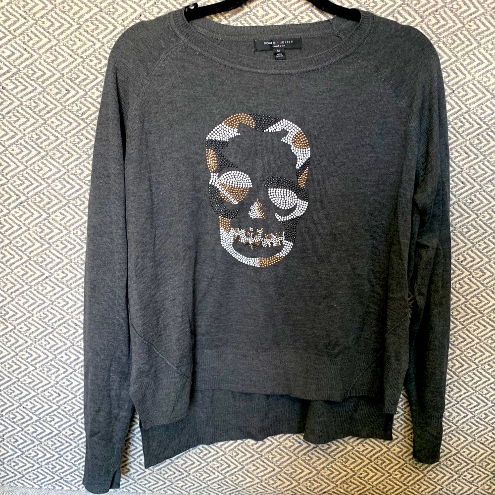 Romeo & Juliet Couture embellished sweater Size M